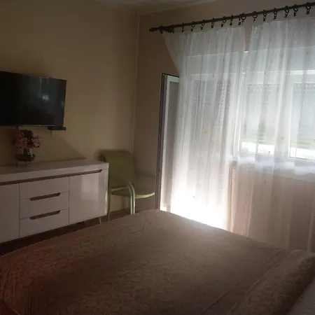 Apartment Senkini Dvori Sutomiscica