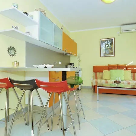 Senkini Dvori Sutomiscica