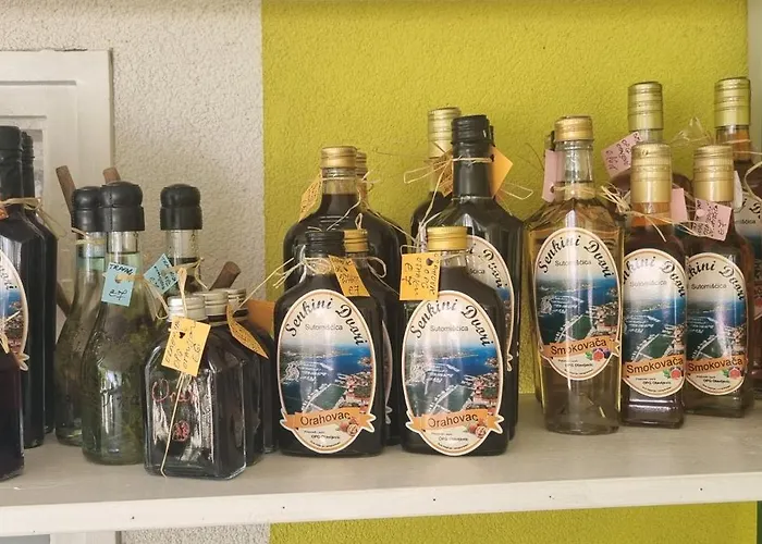 Senkini Dvori Sutomiscica