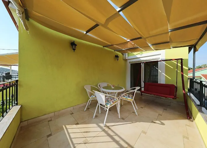 Senkini Dvori Sutomiscica