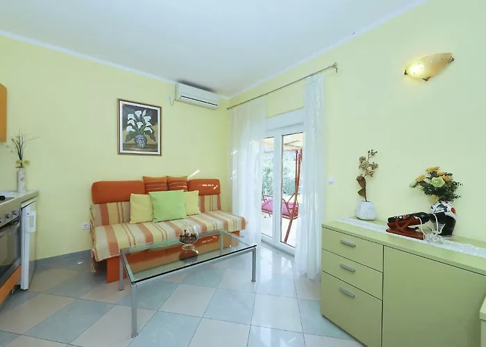 Senkini Dvori Sutomiscica