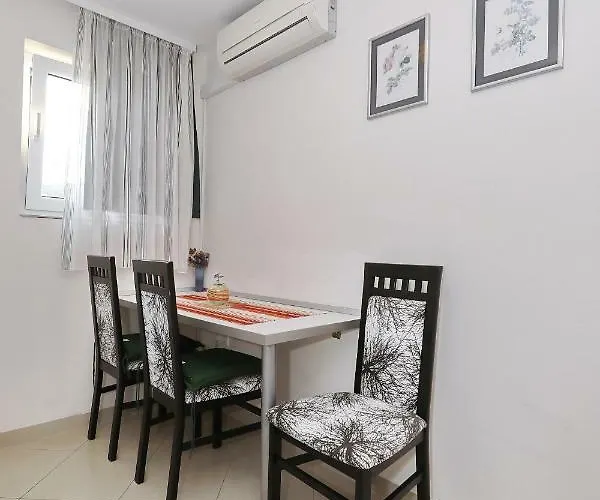 Senkini Dvori Sutomiscica