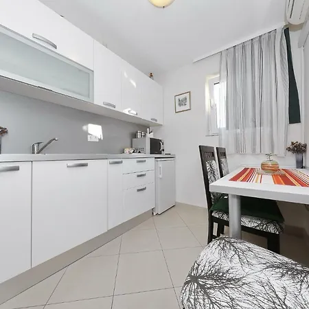 Senkini Dvori Appartamento Sutomiscica