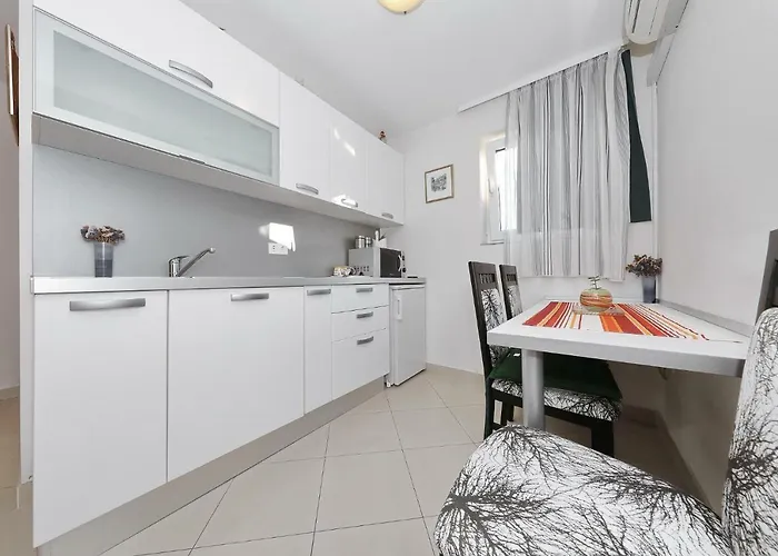 Senkini Dvori Appartement Sutomiscica
