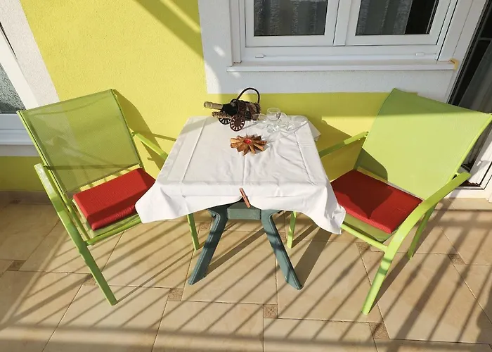 Senkini Dvori Sutomiscica